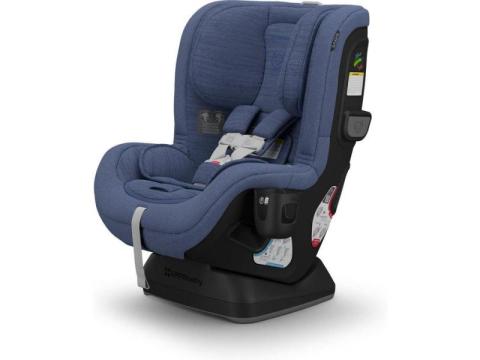 Buy Convertible Car Seats This Spring Season for Safe Family Travel