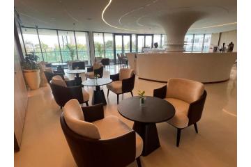Bar and lounge in Noida