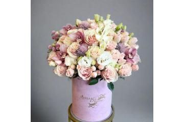 Buy the Best Pink Flowers Bouquet in USA for Spring Season Celebrations