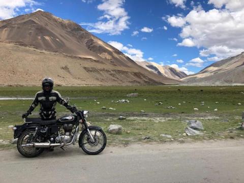 Royal Bike Riders – Royal Enfield Tour India for Scenic Riding Adventures