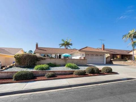 4427 Trieste Dr Carlsbad, CA 92010