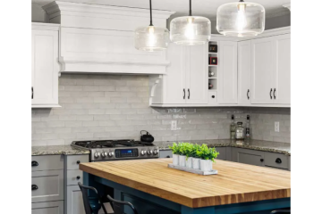 Kitchen Cabinets Design and Functional Cabinet Solutions
