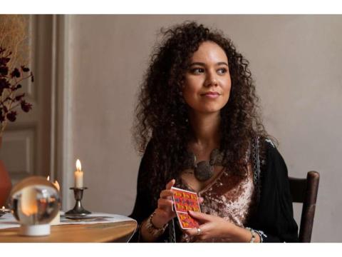 Why More People Are Choosing IO Psychics for Accurate Spiritual Guidance Online - 2/2