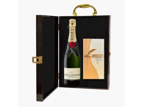 Moet Gift Set – Champagne Gifts for Every Celebration - 2/2