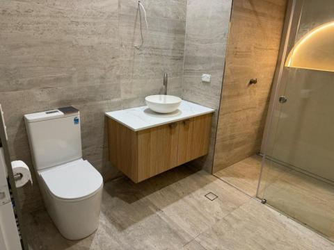 Burst Pipes Flooding Your Floor? Get Fast Relief Now