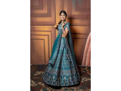 Lakme Academy Powered by Aptech, Lal Kothi:-Makeup School in Jaipur