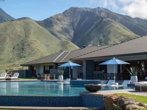 Professional Pool Maintenance Services in Maui — Pool Pro