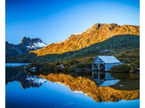 Tasmania Trails – Explore Waterfalls, Cliffs & Wildflowers - 2/2