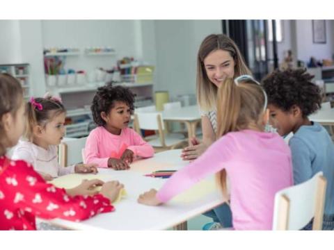 Building Strong Communication Skills Through Long Day Care