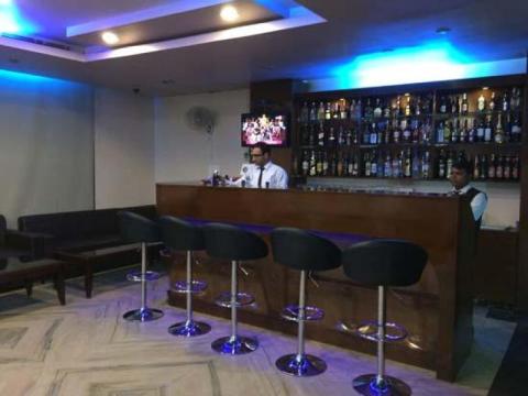 Bar in Ghaziabad for Premium Drinks and Entertainment