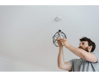 Lampenmontage vom Profi – Sichere & Fachgerechte Installation