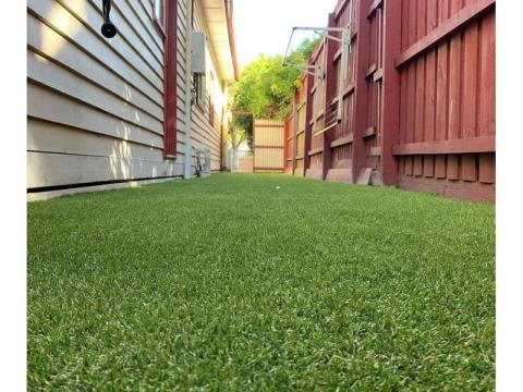 Premium Wholesalers Artificial Grass for Stylish Outdoor Areas