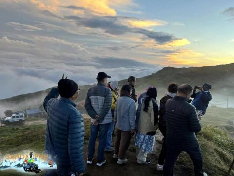 Sandakphu Phalut Trek Booking | Reserve Your Trek Today