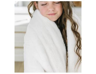 White Blankets for Elegant Home Décor and Soft Comfort