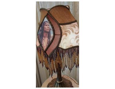 Vintage-Style Lamp with Glass Bead Lampshade Fringe