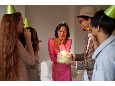 Don't Let Your Party Feel Ordinary – Book Photo Booth Hire for Birthday Party - 2/2