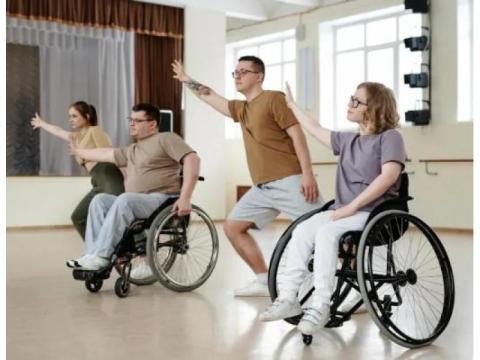 Travel Without Boundaries! Premium NDIS Travel Assistance Melbourne - 2/2
