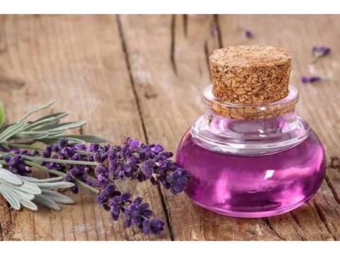 Lavender Essential Oil for Bath: Relax, Sleep & Soothe Skin