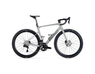 2026 BMC Roadmachine 01 TWO (WIEKBIKE)