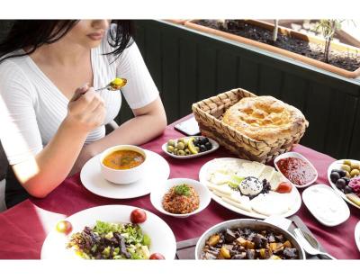 Tiffin Service in Toronto – Fresh Homemade Meals