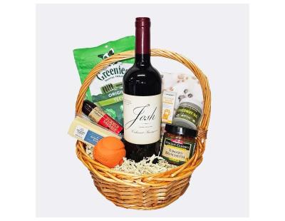 Wine Basket Wedding Gift – Elegant & Delivered