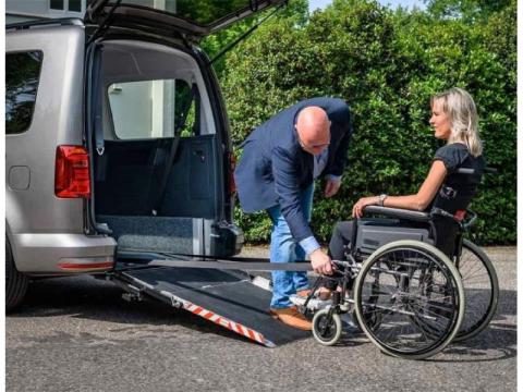 Tired Of Transport Problems? Choose A Wheelchair Travel Service You Trust