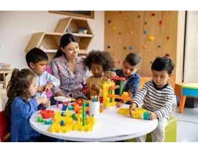 Caring Daycare Support for Growing Children