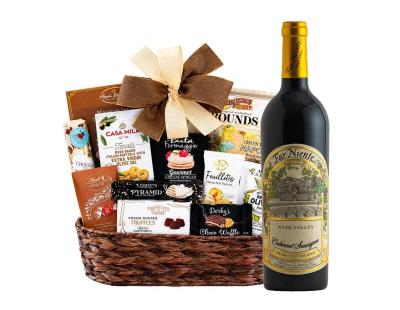 Christmas Wine Baskets: Gifts They’ll Love