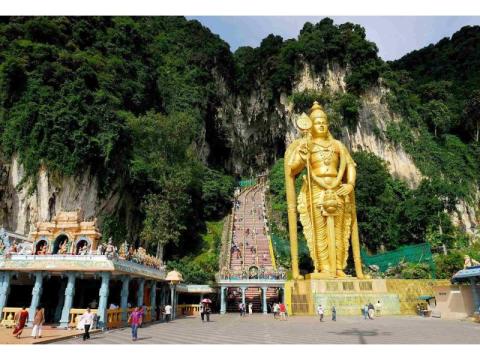 Malaysia Holidays Package – Skylines, Islands & Tea Hill Getaways