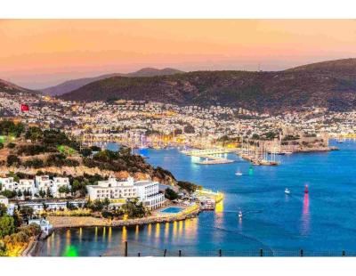 Istanbul Holidays Package: Bosphorus Ferries & Spice Bazaar Strolls