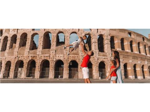 Explore Europe’s Festive Markets – Reserve Your Holiday Today - 2/2