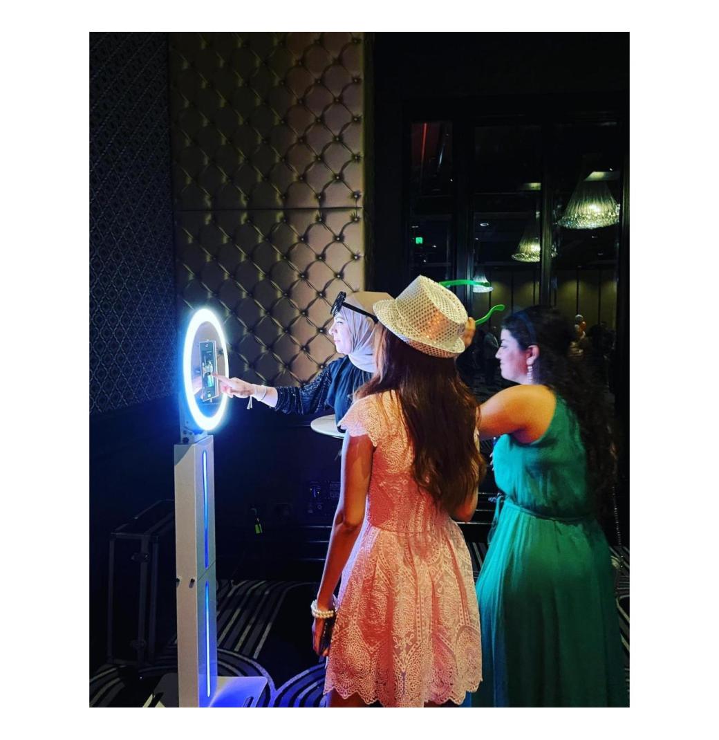Unforgettable Birthday Party Photobooth – Capture Every Smile! - 1/3