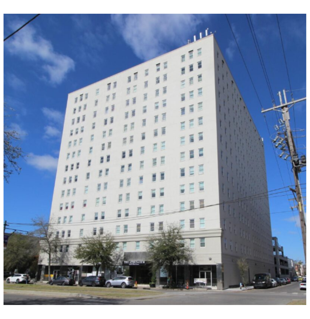 Elegant Studio Apartment – Move-In Ready with Amazing Views!  - 2/3