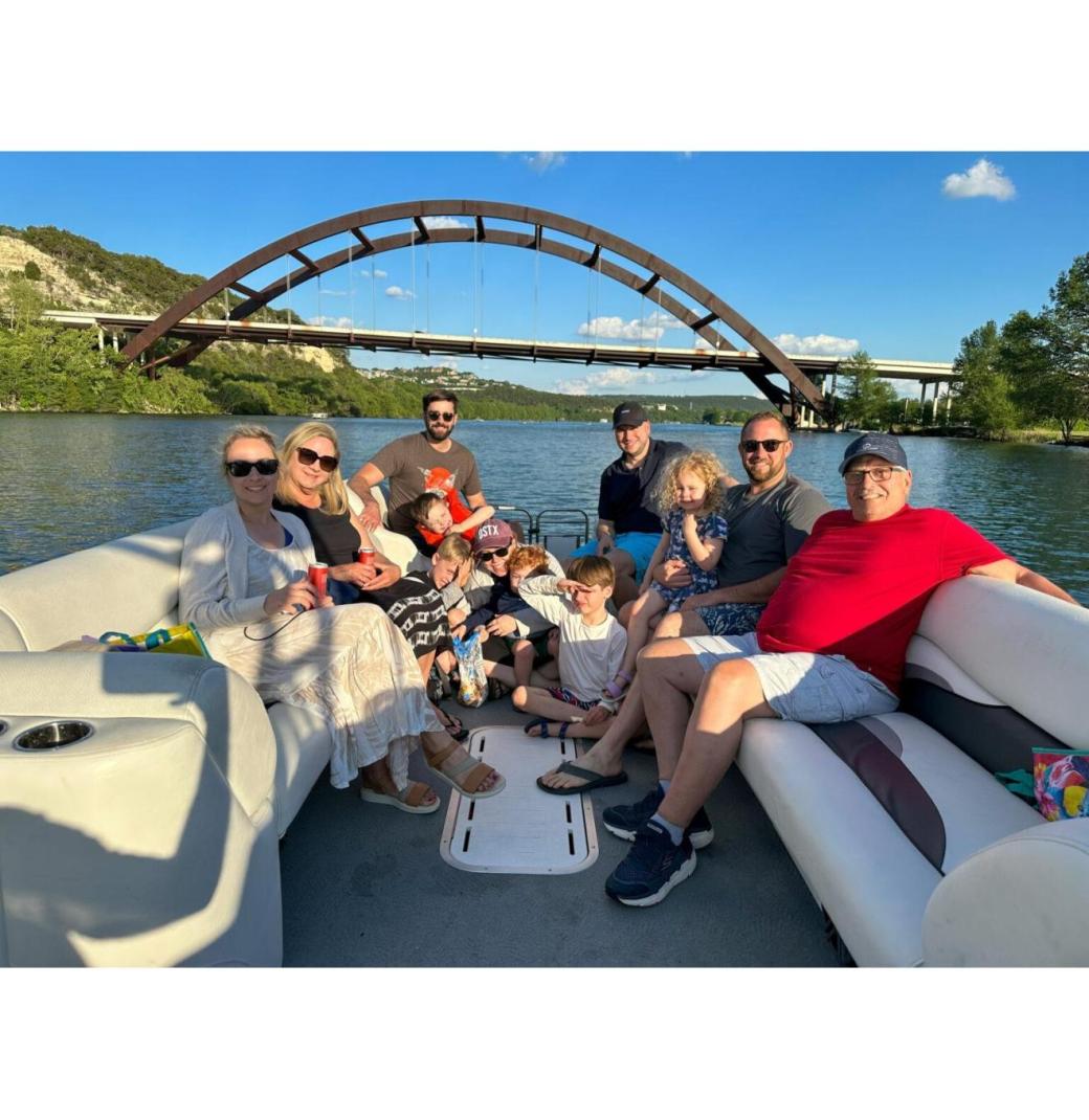 Party Boat Rental Austin – Celebrate on the Water with Big Tex Boat Rentals - 1/3