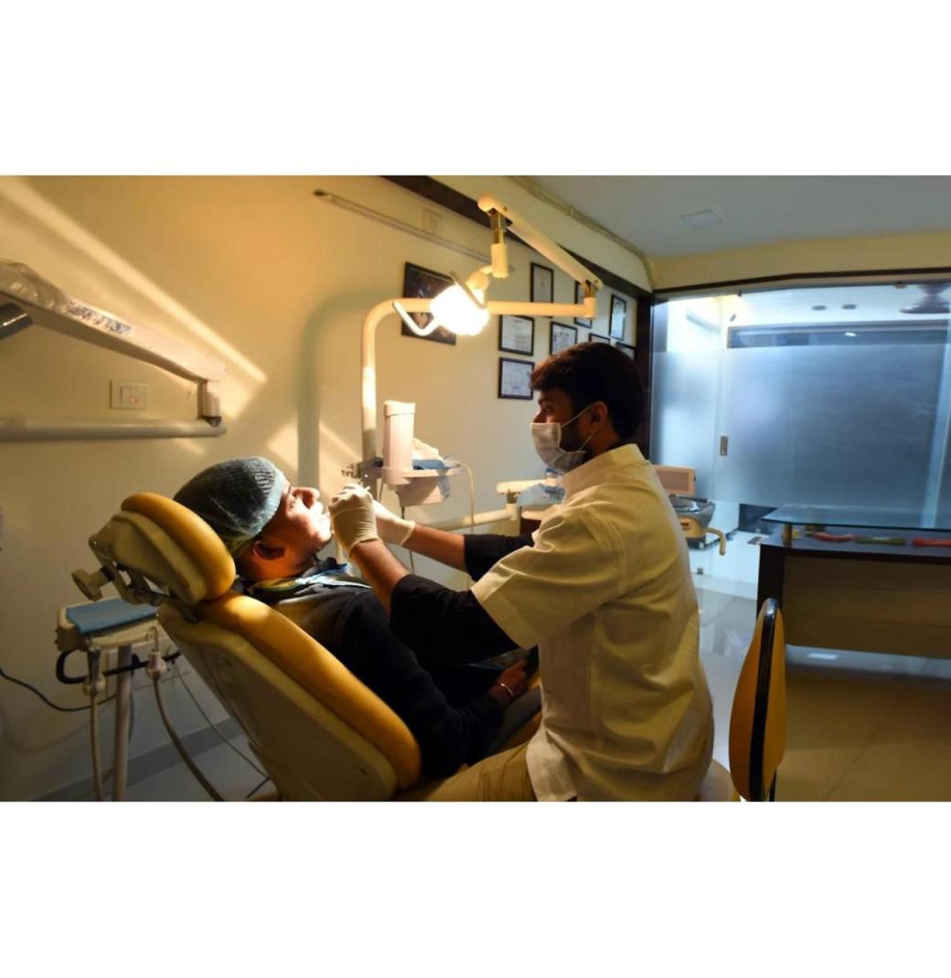 Senior dentist in gandhinagar