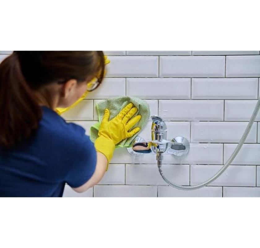 Say Goodbye to Bathroom Tile Build-Up Bismarck Residents!