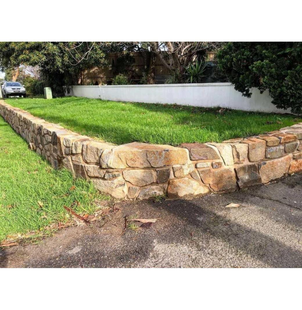Stonemasons in Melbourne - 1/3