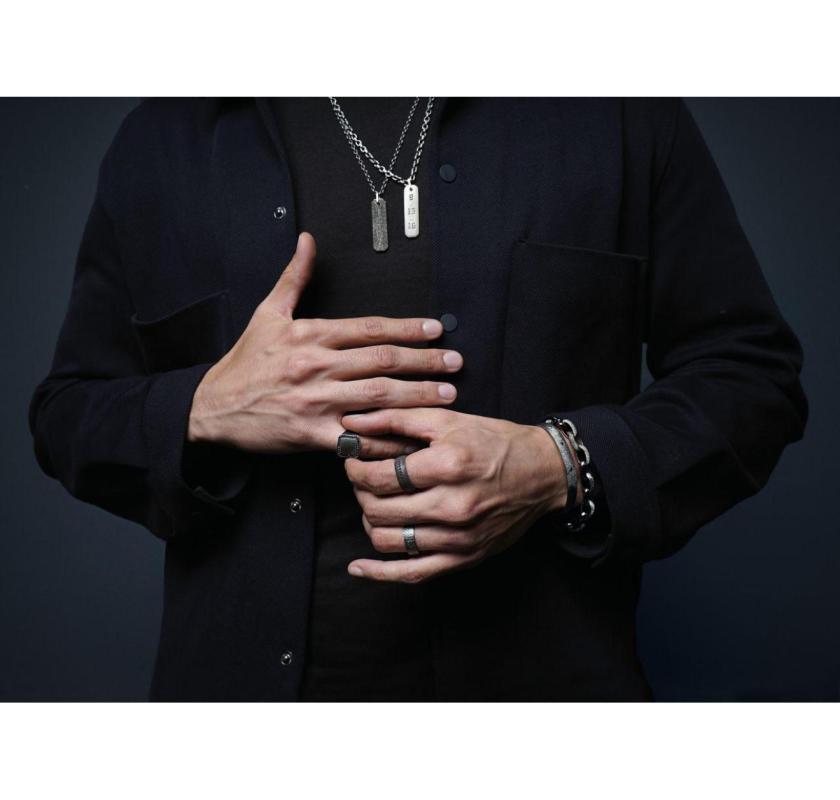 Classic Commitment Refined with a Mens Gold Band