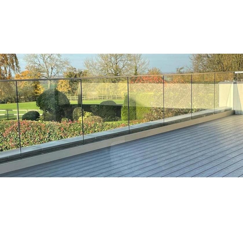 Hire Certified Experts for Glass Pool Fence Installation in Victoria!