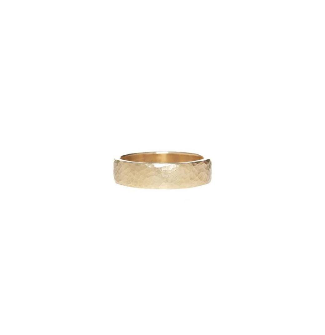 Distinctive Mens Gold Band Crafted for Lasting Style
