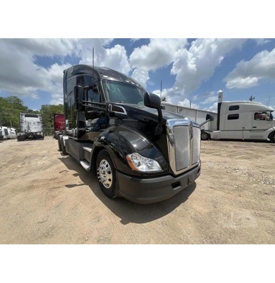 Truck available for rent and sell  - 1/3