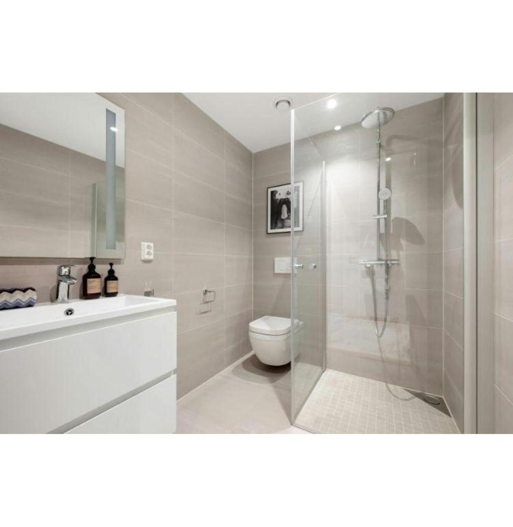 Frameless Shower Doors – Modern, Sleek Solutions by Sunrise Glass Company