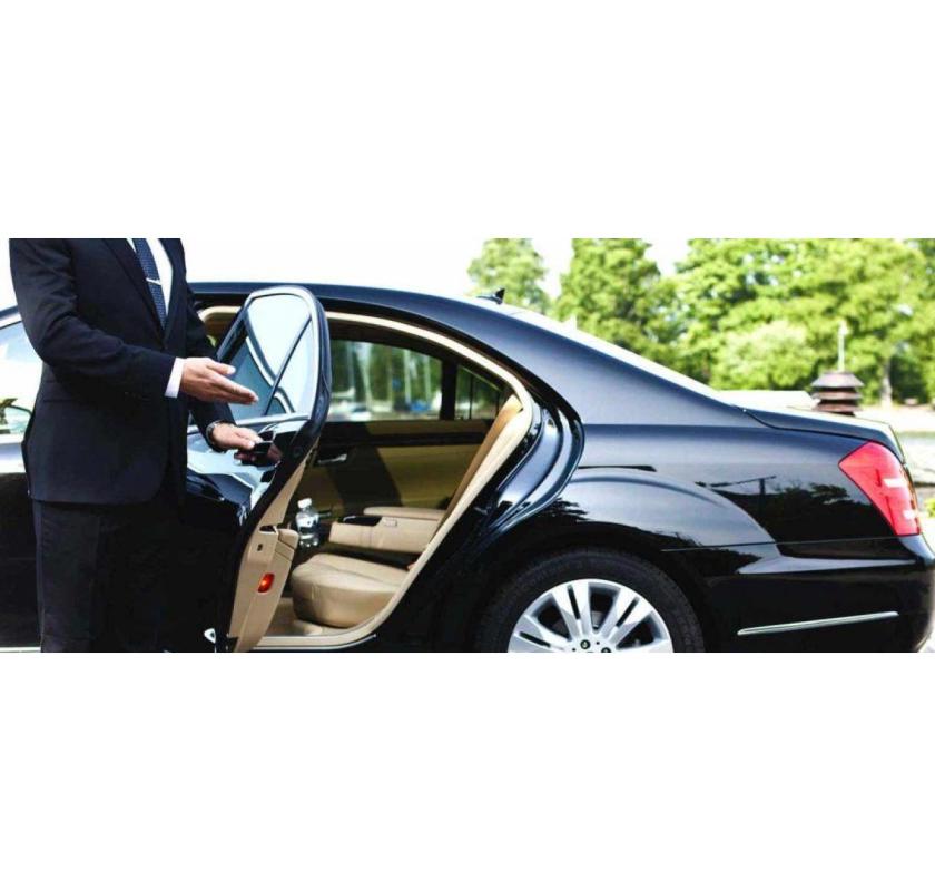 Elegant Wedding Limo Service for a Perfect, Stress-Free Celebration