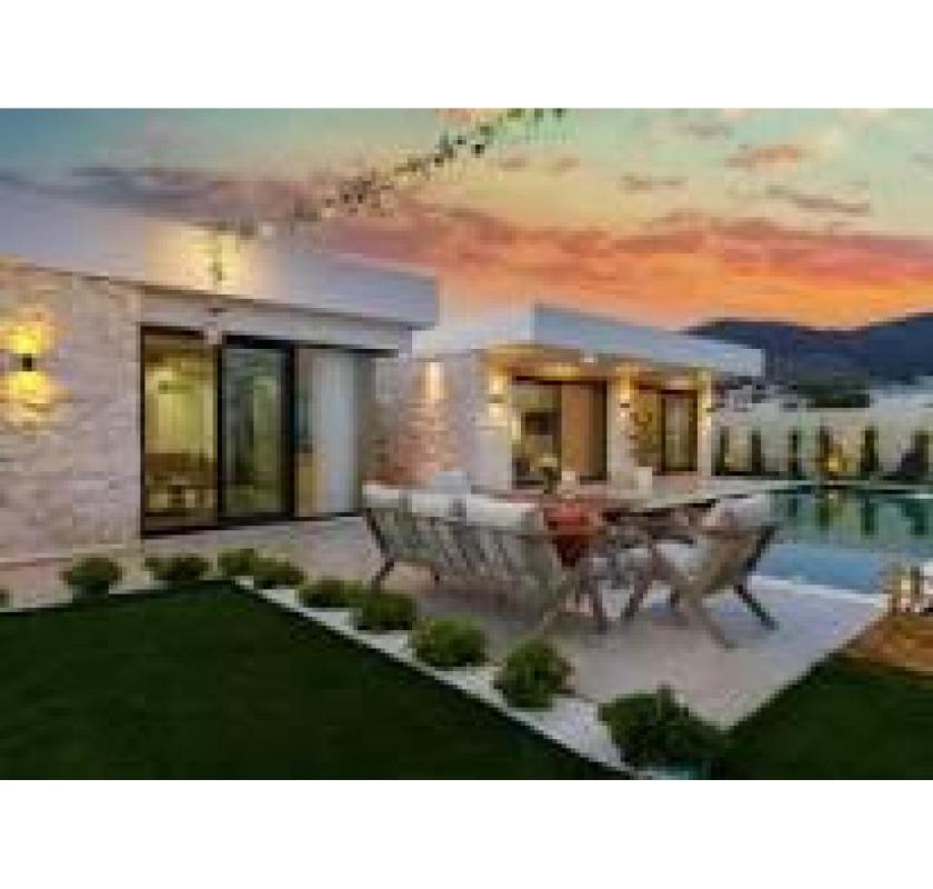 What amenities come with this Kanpur 4 BHK villa?