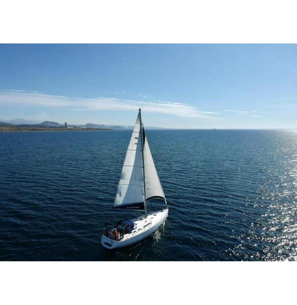 Learn Practical Sailing Where Desert Meets Ocean in La Paz’s Legendary Waters