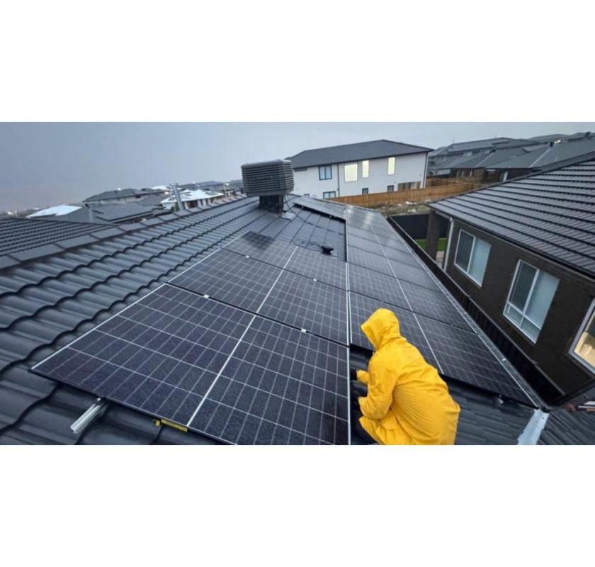 Commercial Solar Panels in Melbourne: High-Performance Business Energy Solutions by Arinna Solar