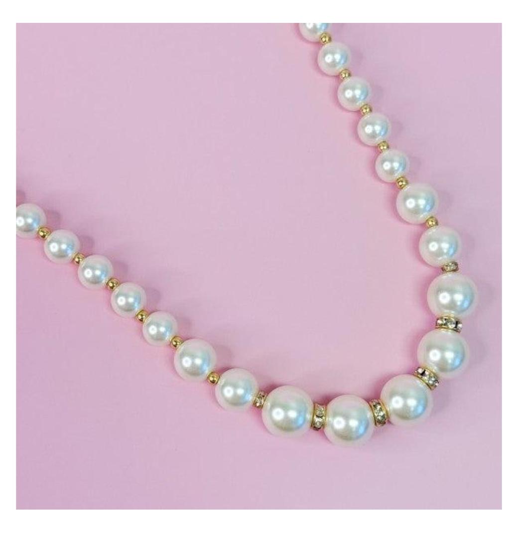 Buy Top Hypoallergenic Jewelry Online: Pearl Necklace by Glam Society  - 1/3