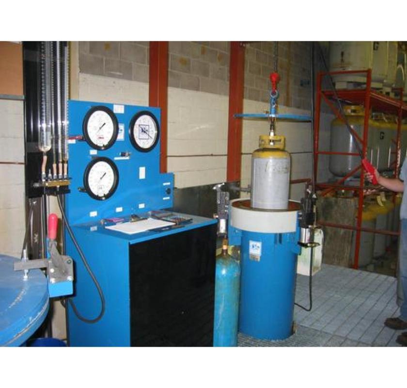 Professional Scuba Tank Hydrostatic Testing Services