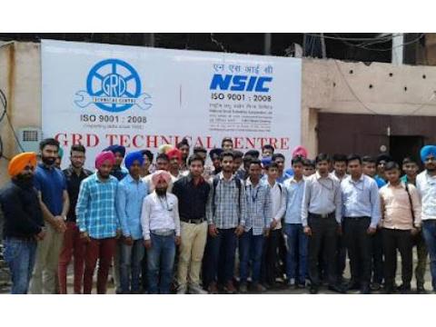 Mobile Repair Training in Amritsar: A Practical Skill for Building a Career in the Digital Age
