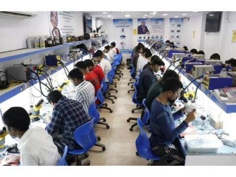 Join a Mobile Repair Course for Practical Training